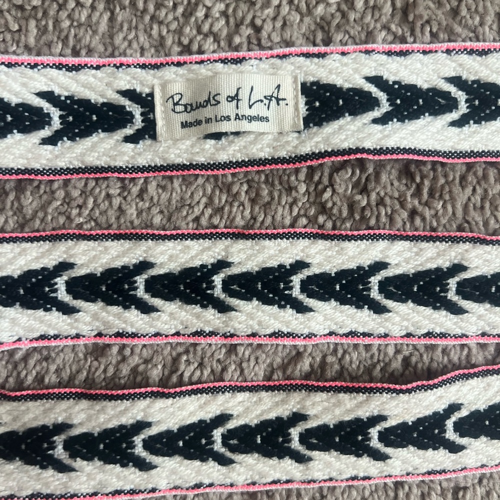 Bounds of LA Textured Belt